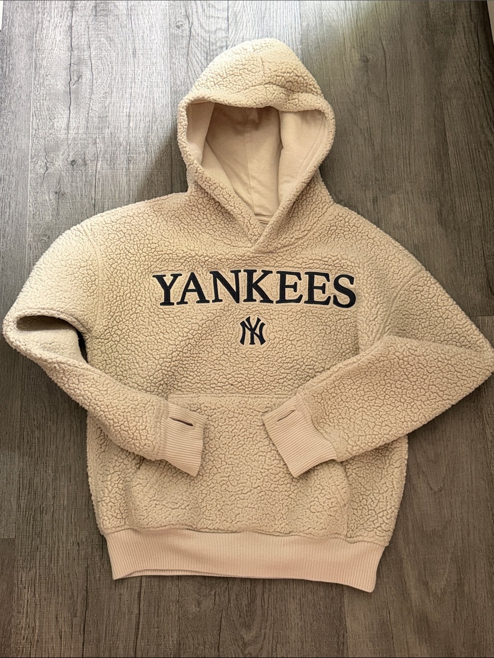 Abercrombie & Fitch Cream Sherpa Hoodie with Navy Yankees Chest Logo